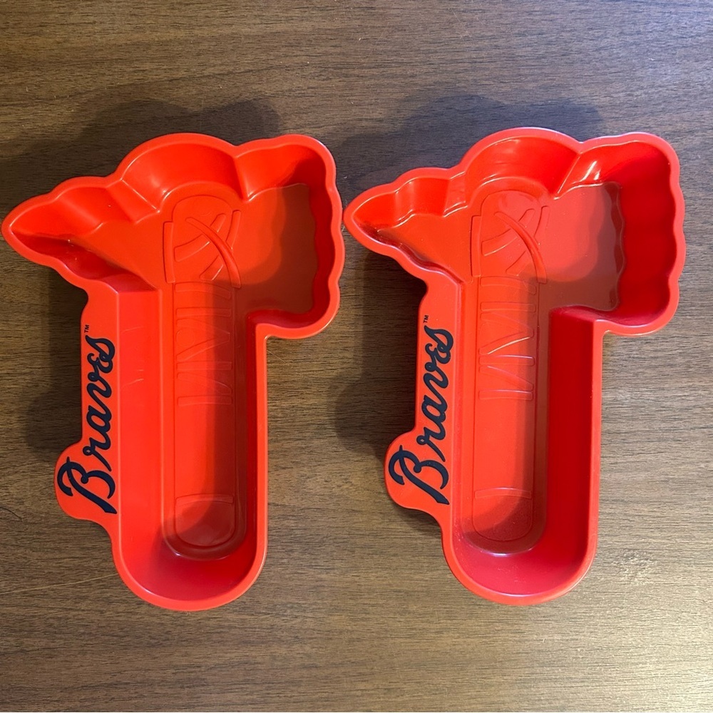 Two Atlanta Braves Whirley Drink Works Tomahawk Serving Bowl Chip Party Tray